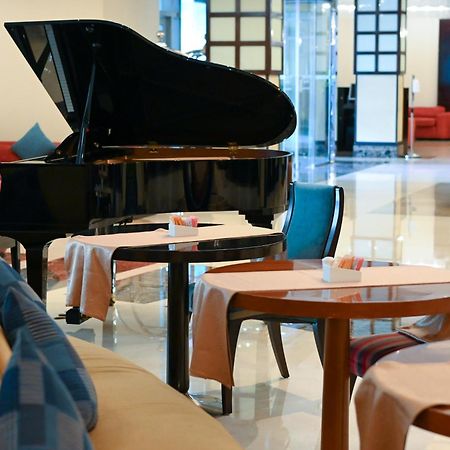 City Seasons Hotel & Suites Maskat Dış mekan fotoğraf