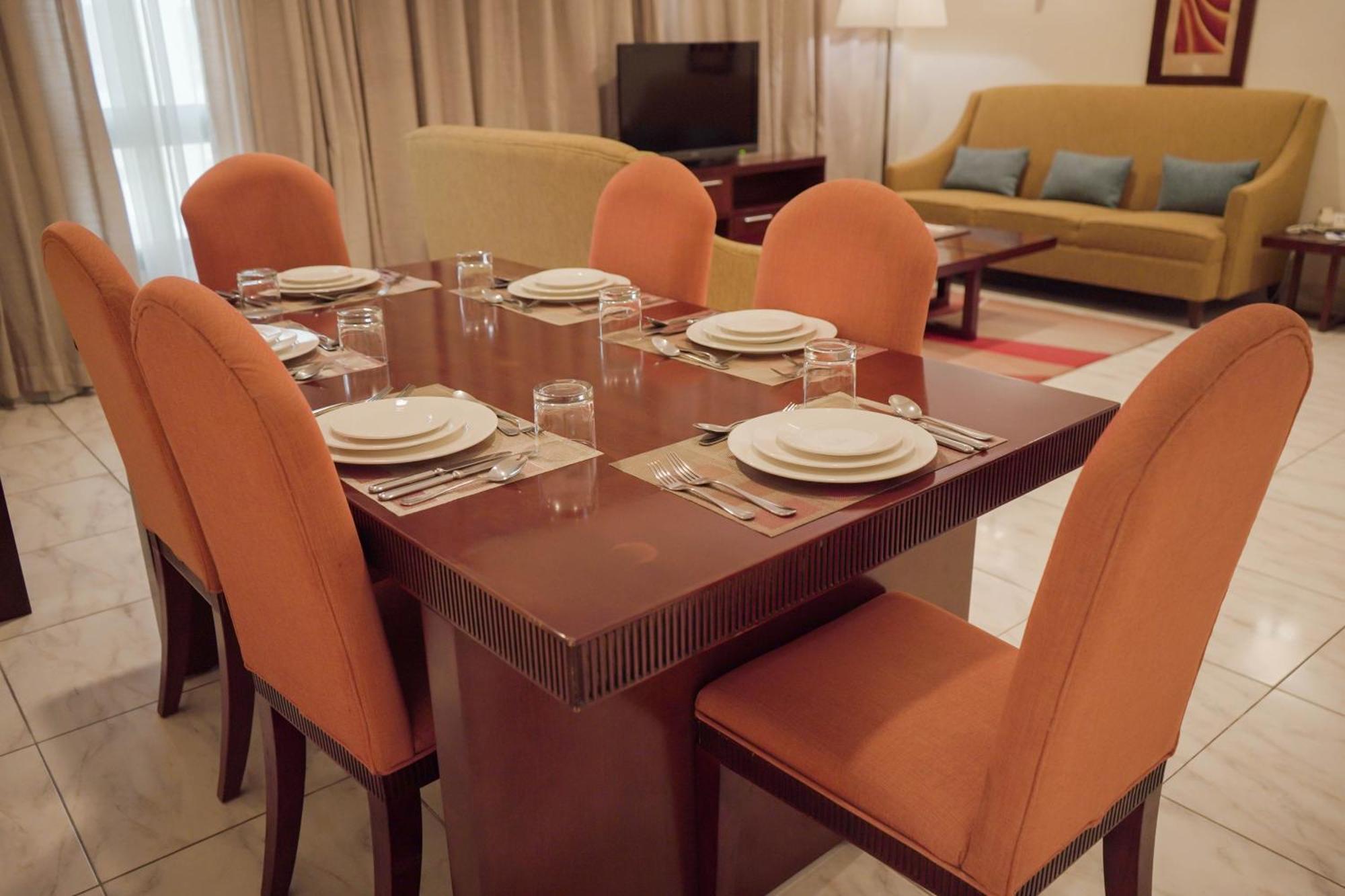 City Seasons Hotel & Suites Maskat Dış mekan fotoğraf