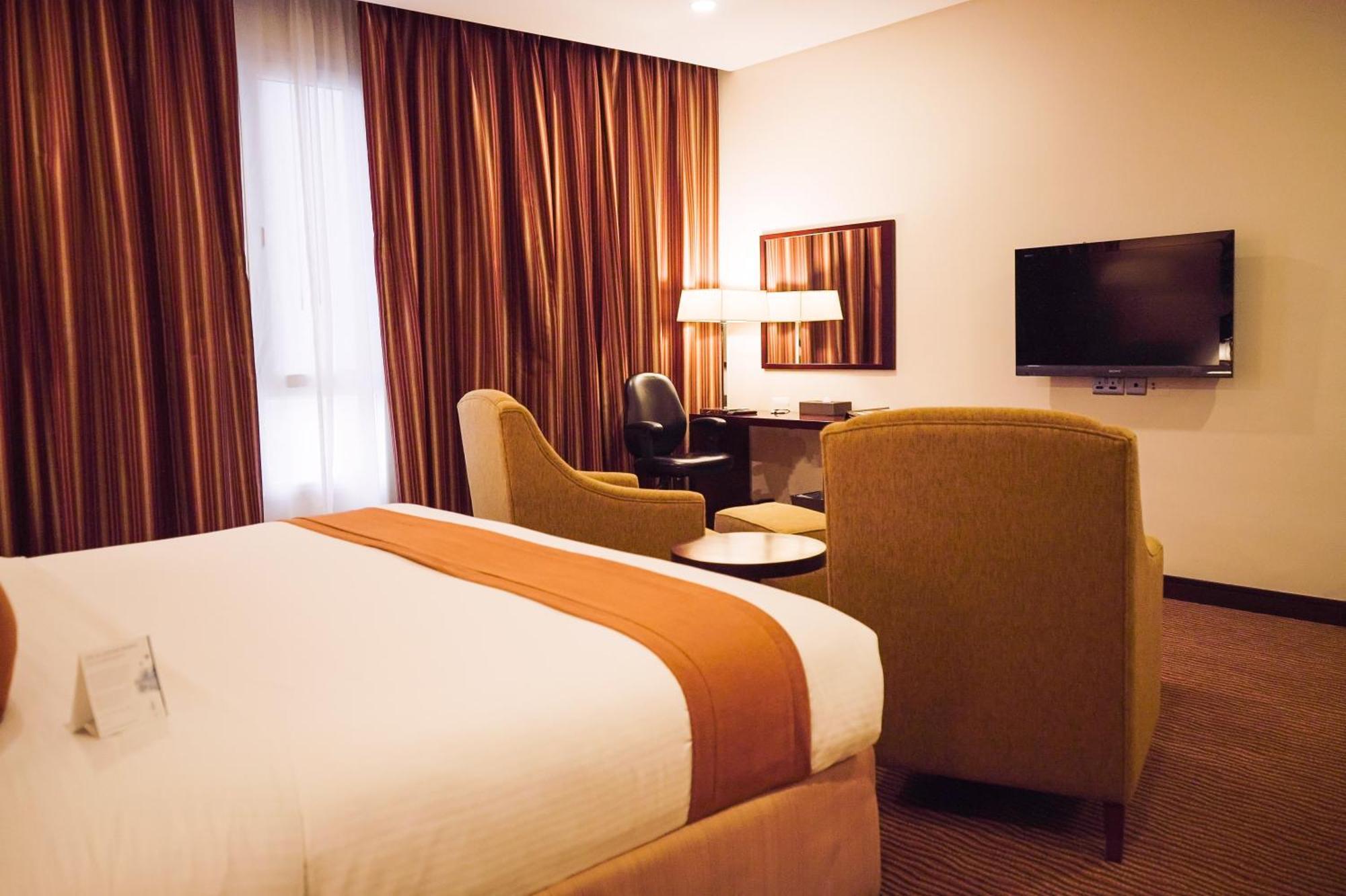 City Seasons Hotel & Suites Maskat Dış mekan fotoğraf