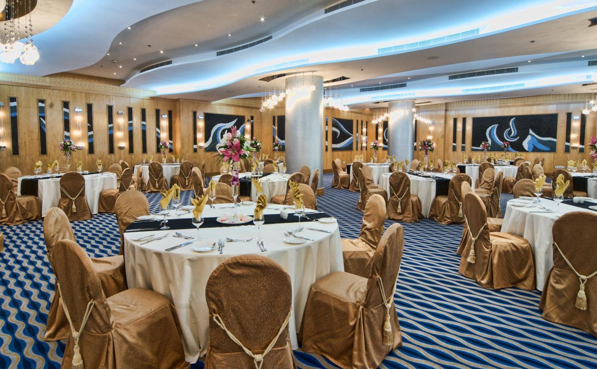 City Seasons Hotel & Suites Maskat Dış mekan fotoğraf