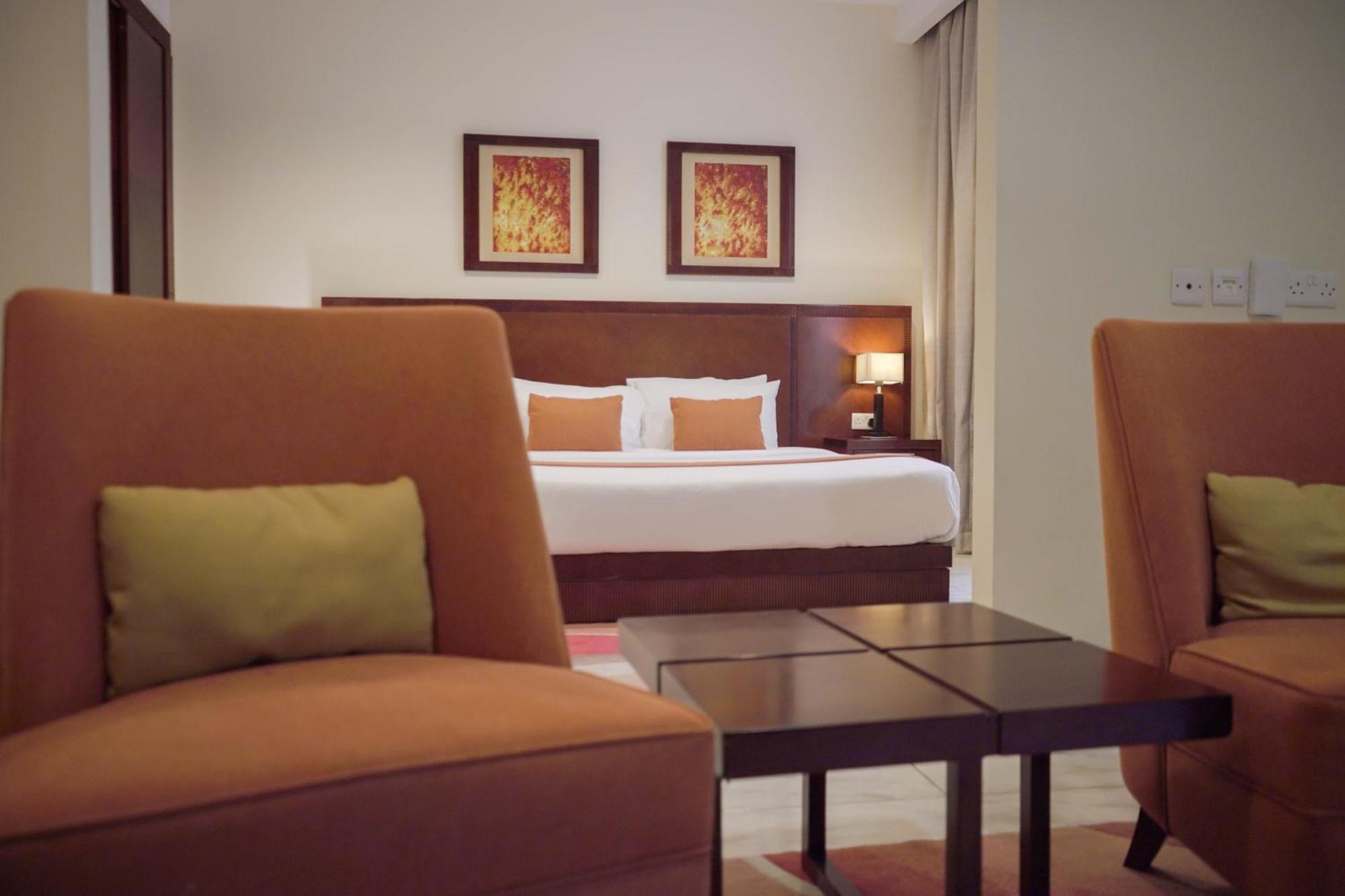City Seasons Hotel & Suites Maskat Oda fotoğraf