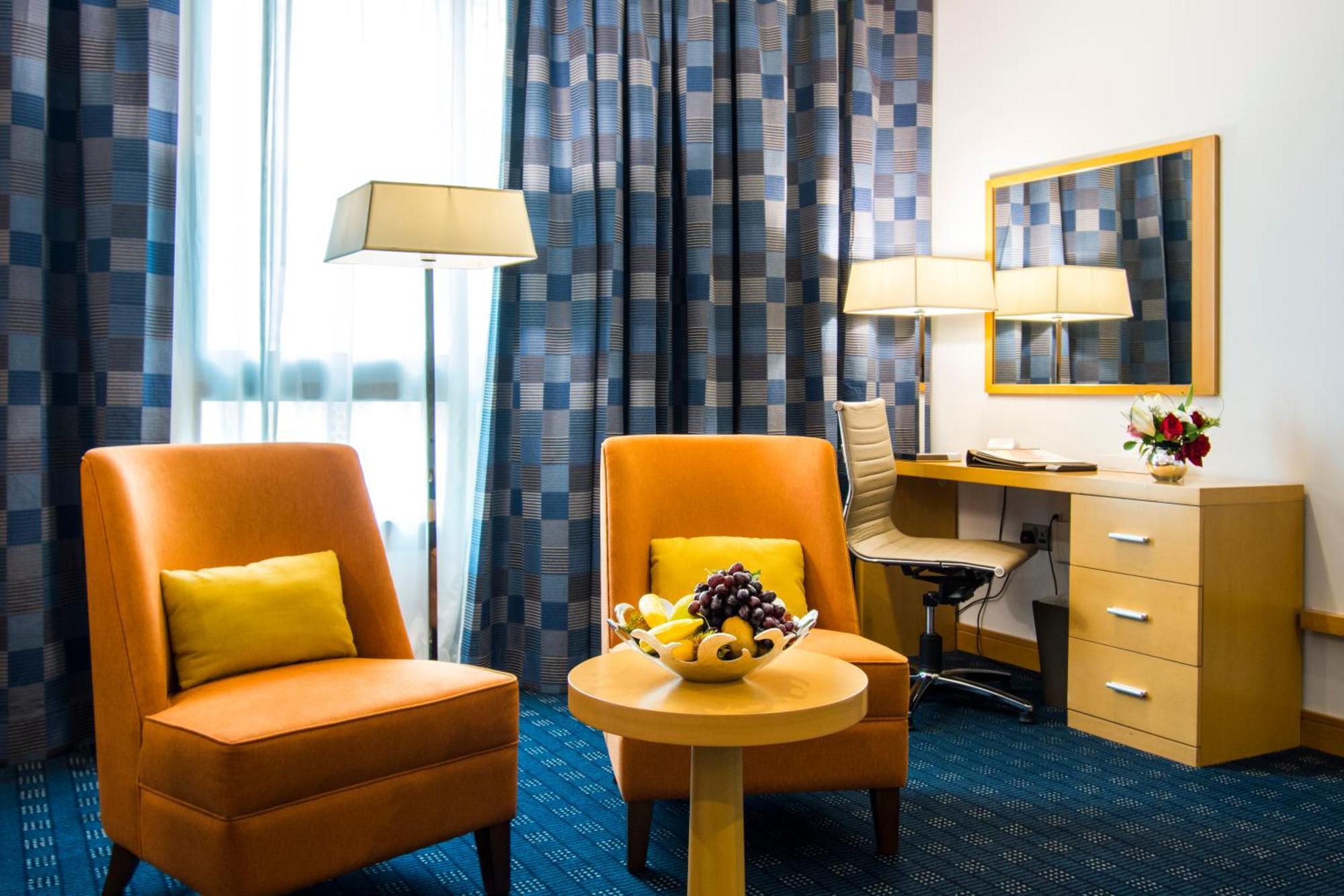 City Seasons Hotel & Suites Maskat Oda fotoğraf