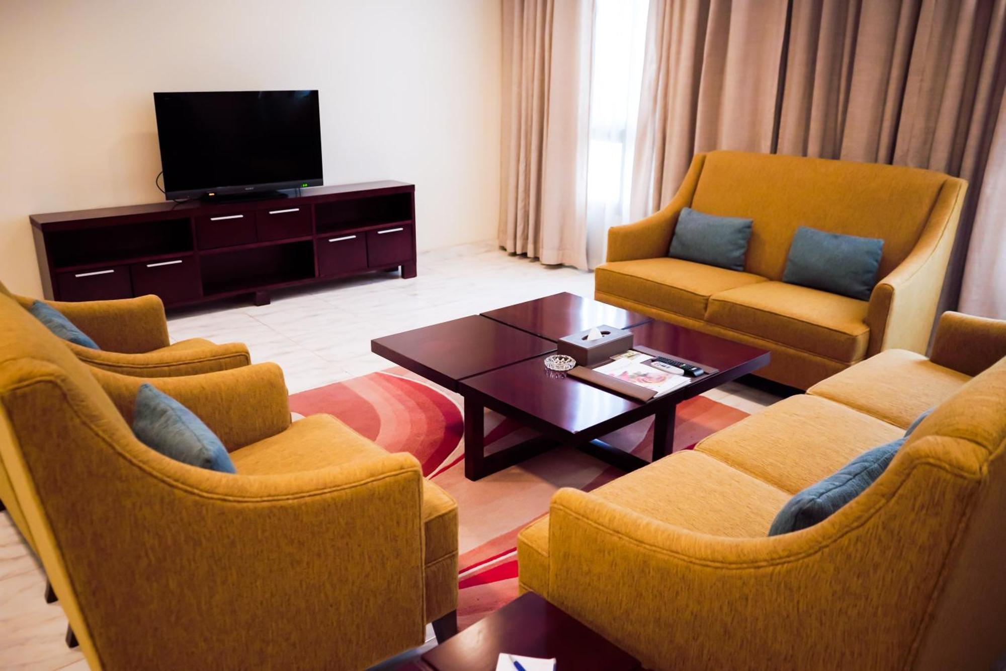 City Seasons Hotel & Suites Maskat Oda fotoğraf
