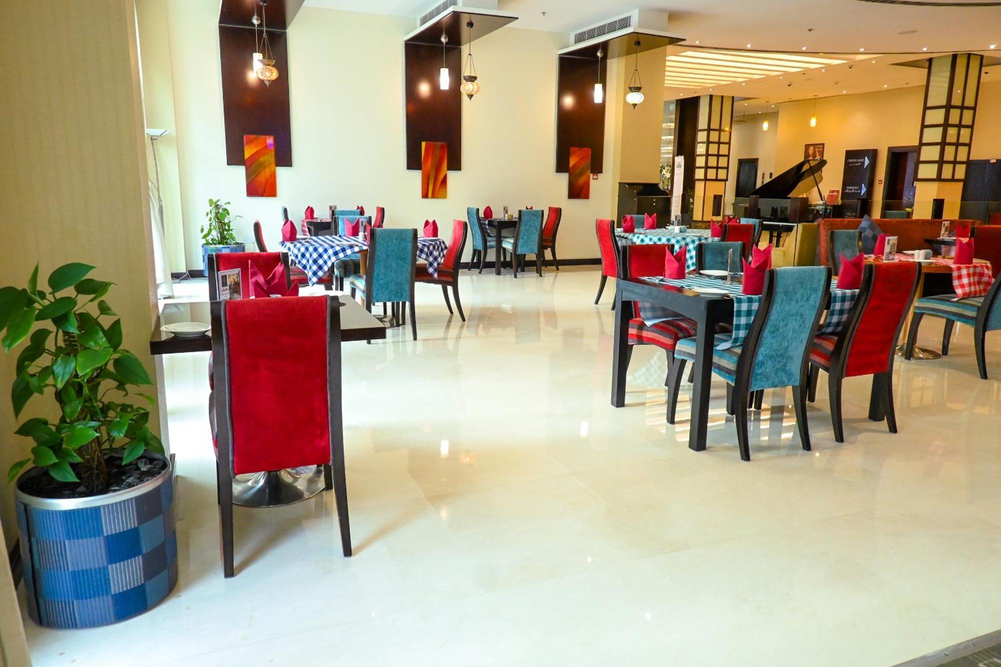 City Seasons Hotel & Suites Maskat Dış mekan fotoğraf