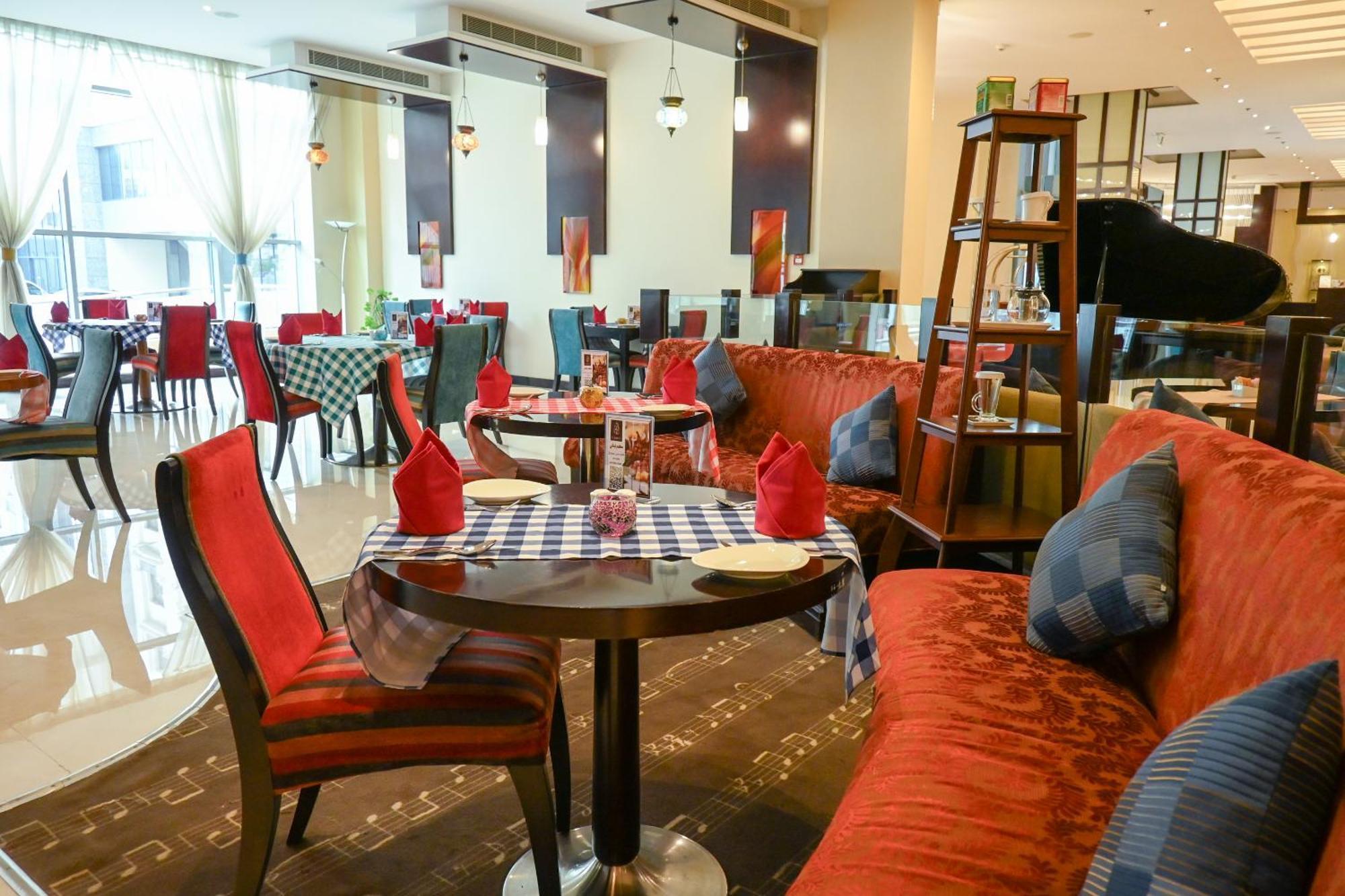 City Seasons Hotel & Suites Maskat Dış mekan fotoğraf