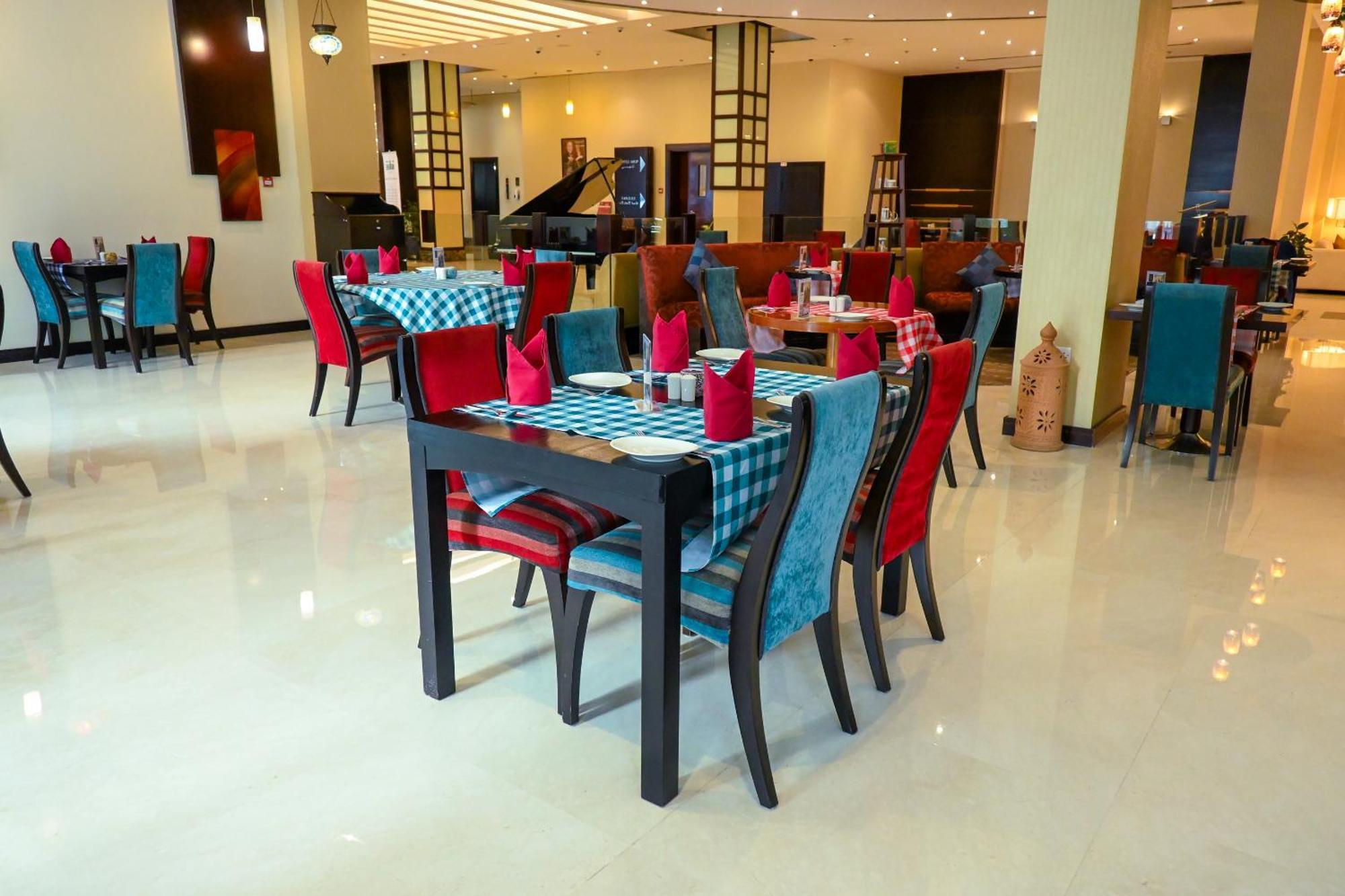 City Seasons Hotel & Suites Maskat Dış mekan fotoğraf