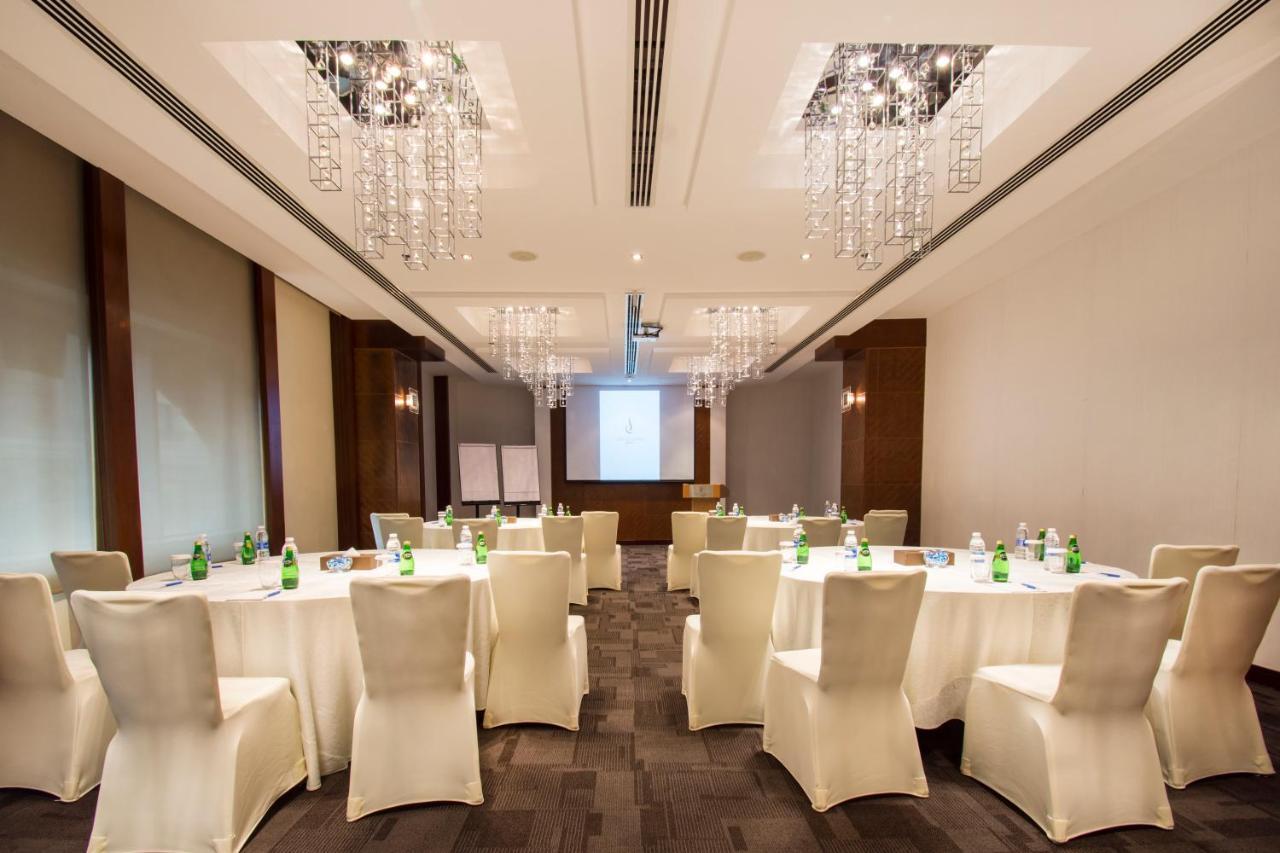City Seasons Hotel & Suites Maskat Dış mekan fotoğraf