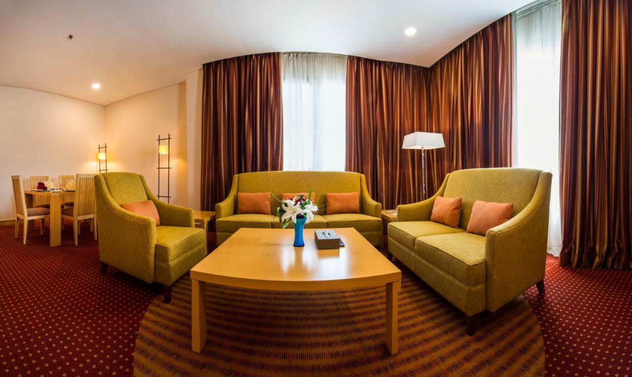 City Seasons Hotel & Suites Maskat Dış mekan fotoğraf
